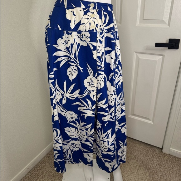 Rondina Blue and White A-Line Skirt With Same Pattern Blouse Resort Wear - Picture 6 of 16